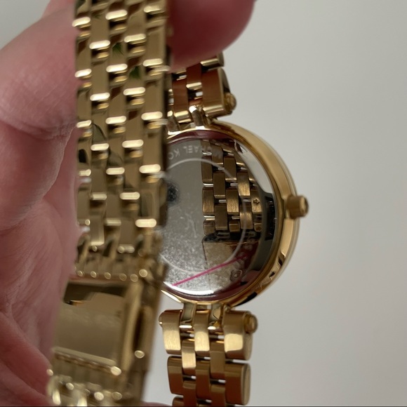 MICHAEL KORS pave two-tone watch (gold) - Picture 4 of 7